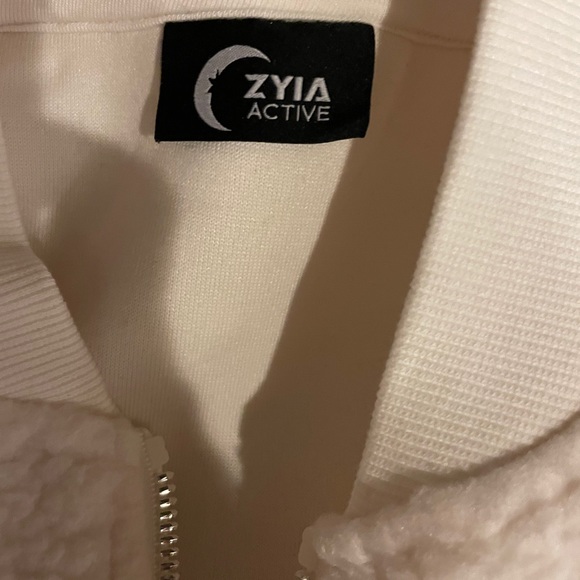 Zyia fleece jacket - Picture 11 of 13